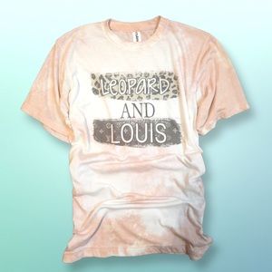 ‘LEOPARD & LOUIS’ BLUSH/PINK TYE DIE TEE. MEDIUM.